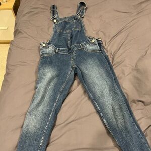 Very cute Mango Overalls to fit your bump!